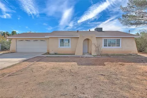 Exterior - 22133 Thunderbird, Apple Valley, CA 92307 photo 3 of 10