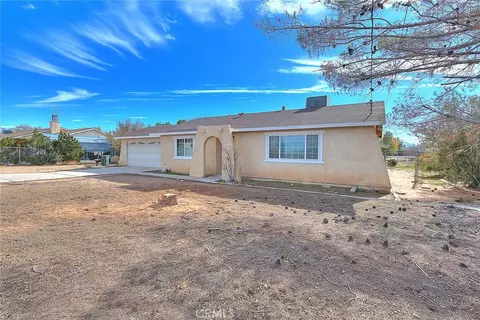 Exterior - 22133 Thunderbird, Apple Valley, CA 92307 photo 2 of 10