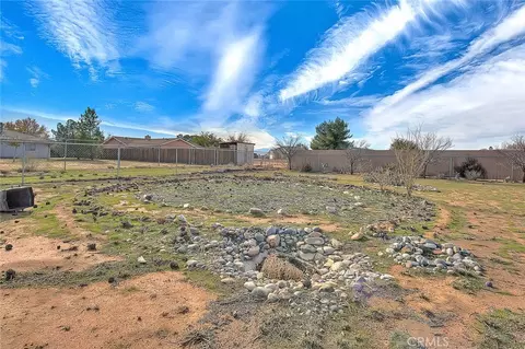 Exterior - 22133 Thunderbird, Apple Valley, CA 92307 photo 9 of 10