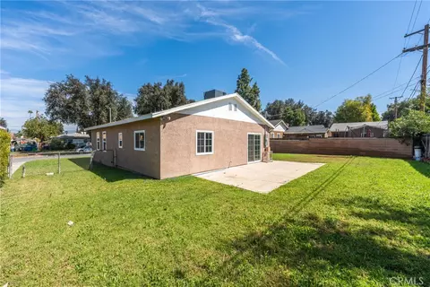Exterior - 2514 Prospect Ave, Riverside, CA 92507 photo 5 of 5