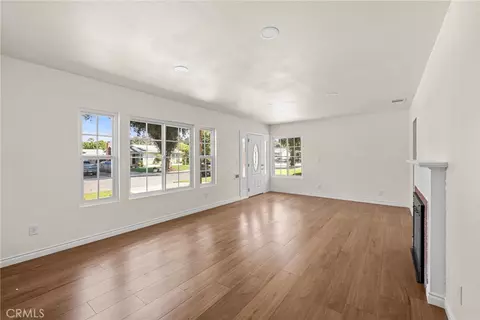 Living - 2514 Prospect Ave, Riverside, CA 92507 photo 4 of 6