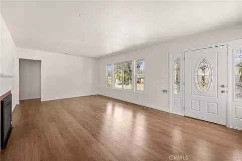 Living - 2514 Prospect Ave, Riverside, CA 92507 photo 2 of 6