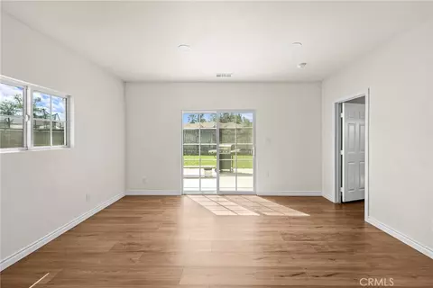 Living - 2514 Prospect Ave, Riverside, CA 92507 photo 5 of 6
