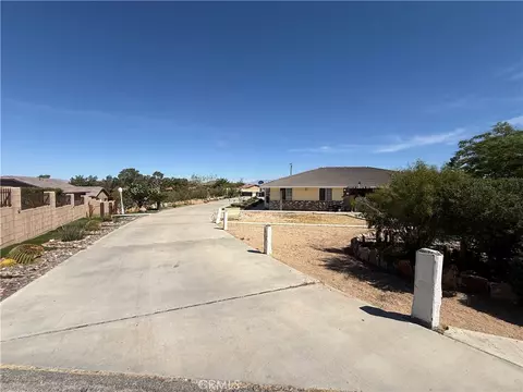 15435 Pirinda Rd, Apple Valley, CA 92307 photo 4