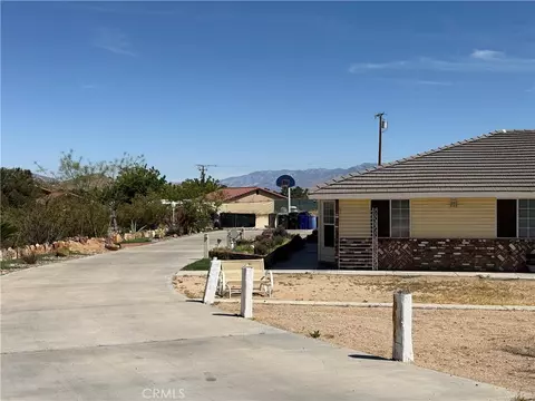 15435 Pirinda Rd, Apple Valley, CA 92307 photo 3