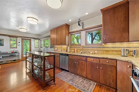 Kitchen - 2285 E Orange Grv, Pasadena, CA 91104 photo 1 of 4