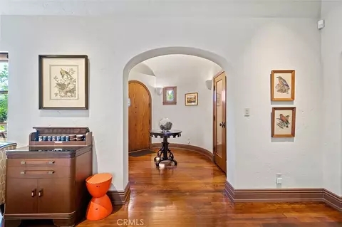 Entry Way - 2285 E Orange Grv, Pasadena, CA 91104 photo 3 of 4