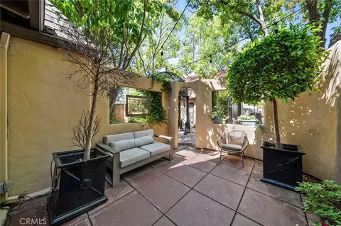 Exterior - 2285 E Orange Grv, Pasadena, CA 91104 photo 6 of 18
