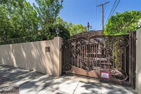 Exterior - 2285 E Orange Grv, Pasadena, CA 91104 photo 15 of 18