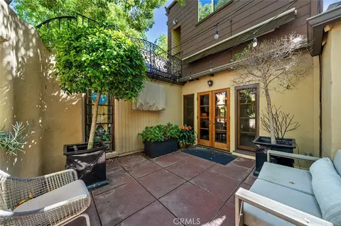 Exterior - 2285 E Orange Grv, Pasadena, CA 91104 photo 5 of 18