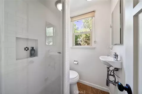 Bath - 2285 E Orange Grv, Pasadena, CA 91104 photo 6 of 6