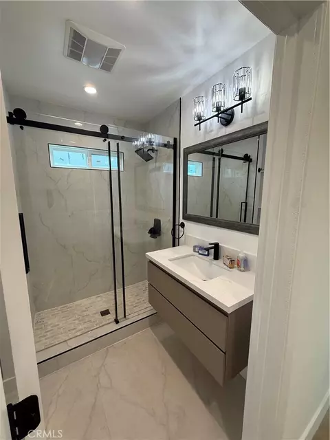 Bath - 14102 S Parmelee, Compton, CA 90222 photo 1 of 3