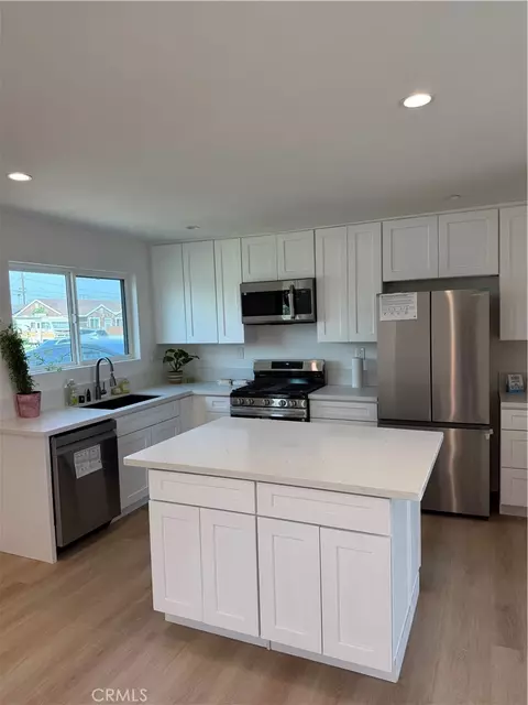 Kitchen - 14102 S Parmelee, Compton, CA 90222 photo 3 of 4