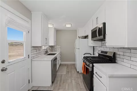 Kitchen - 11363 Maple, Hesperia, CA 92345 photo 1 of 4