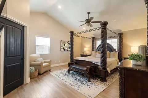 Bedroom - 1498 Deer Way, Lake Arrowhead, CA 92352 photo 5 of 6