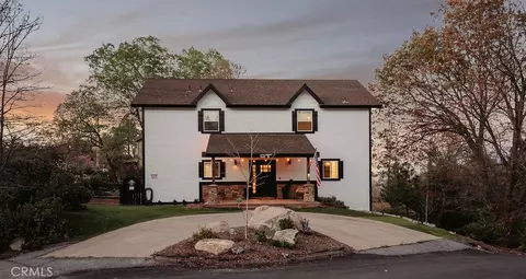 1498 Deer Way, Lake Arrowhead, CA 92352