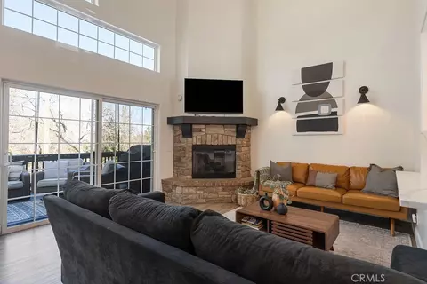 Living - 1498 Deer Way, Lake Arrowhead, CA 92352 photo 1 of 2