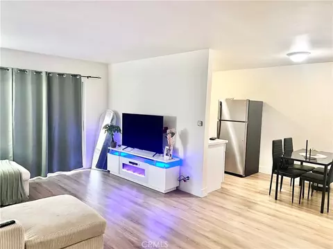 1250 E 3rd St #8, Long Beach, CA 90802