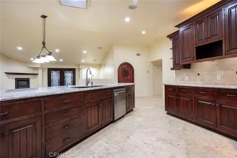Kitchen - 6378 E Rancho, Cucamonga, CA 91739 photo 4 of 6