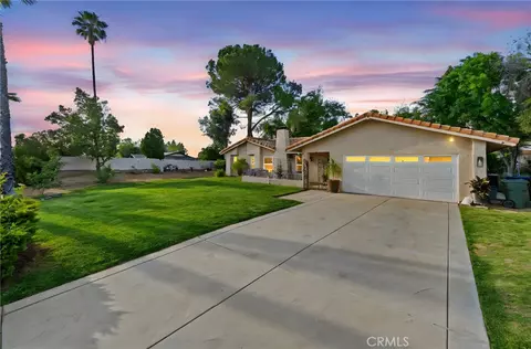 Exterior - 35930 Bella Vis, Yucaipa, CA 92399 photo 2 of 7