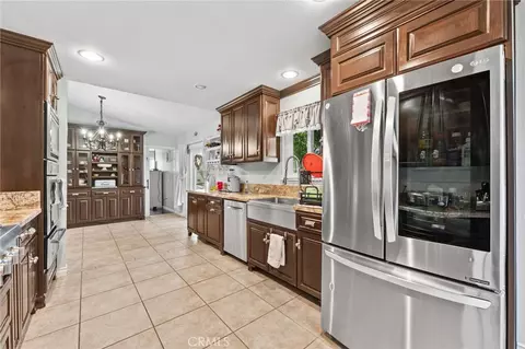Kitchen - 35930 Bella Vis, Yucaipa, CA 92399 photo 2 of 2
