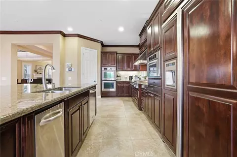 Kitchen - 5098 Rodeo Rd, Rancho Cucamonga, CA 91737 photo 4 of 6
