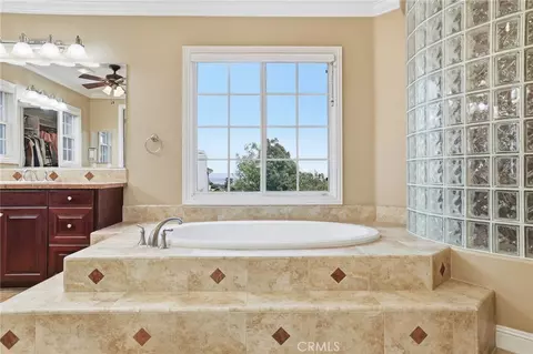 Bath - 5098 Rodeo Rd, Rancho Cucamonga, CA 91737 photo 2 of 6