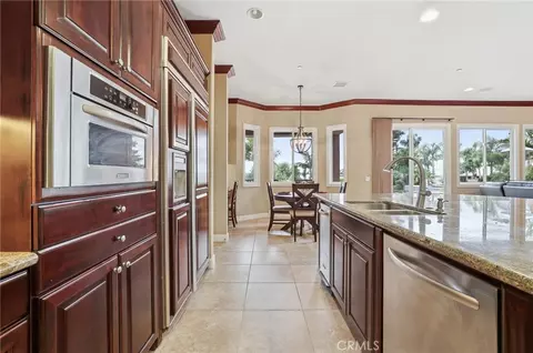 Kitchen - 5098 Rodeo Rd, Rancho Cucamonga, CA 91737 photo 3 of 6