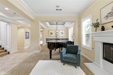 Entry Way - 5098 Rodeo Rd, Rancho Cucamonga, CA 91737 photo 4 of 10