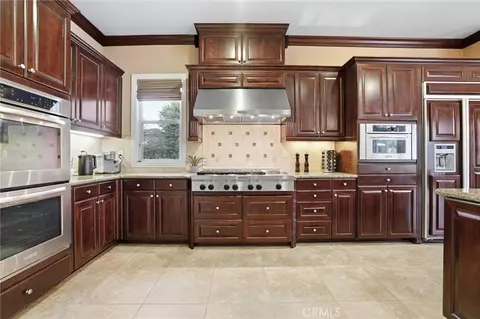Kitchen - 5098 Rodeo Rd, Rancho Cucamonga, CA 91737 photo 5 of 6