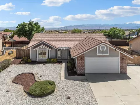 Exterior - 8643 Panorama, Hesperia, CA 92344 photo 9 of 10
