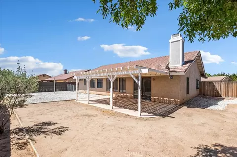 Exterior - 8643 Panorama, Hesperia, CA 92344 photo 8 of 10