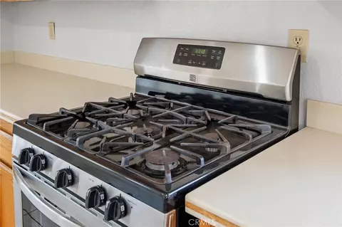 Kitchen - 8643 Panorama, Hesperia, CA 92344 photo 5 of 6