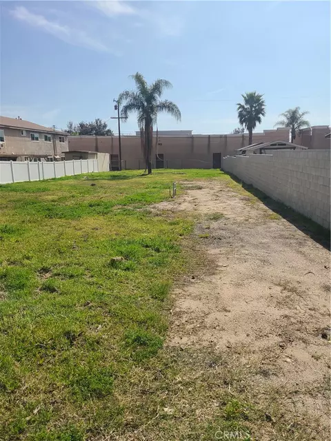 572 West, Upland, CA 91786 photo 4