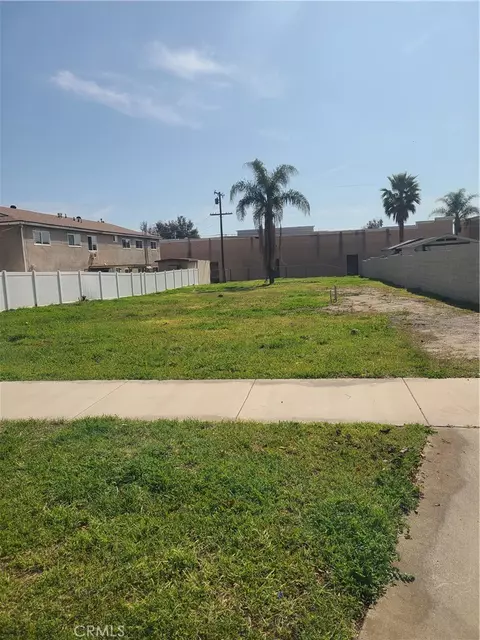 572 West, Upland, CA 91786 photo 3