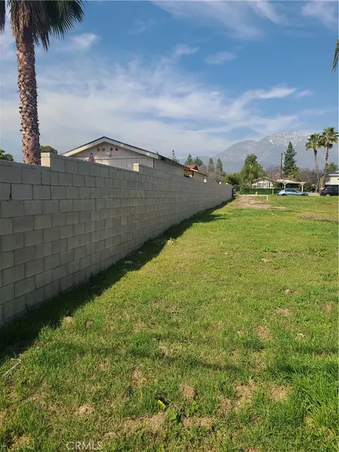 572 West, Upland, CA 91786 photo 8