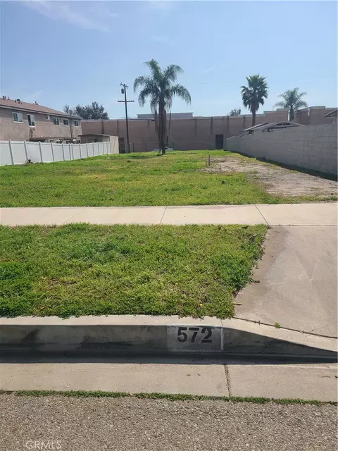 572 West, Upland, CA 91786 photo 4