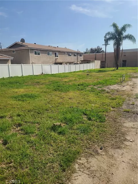 572 West, Upland, CA 91786 photo 7