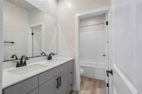 Bath - 8547 Tamarack St, Chino, CA 91708 photo 3 of 6