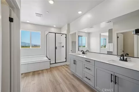 Bath - 8547 Tamarack St, Chino, CA 91708 photo 4 of 6