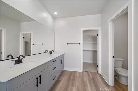 Bath - 8547 Tamarack St, Chino, CA 91708 photo 5 of 6