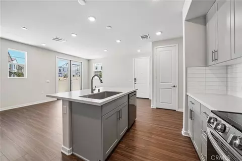 Entry Way - 3175 Teralina Cir, Riverside, CA 92503 photo 2 of 10