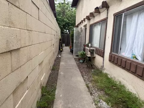 Entry Way - 290 Spencer, Upland, CA 91786 photo 1 of 1