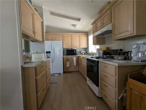 2000 Breezeway Dr, Bakersfield, CA 93306 photo 5