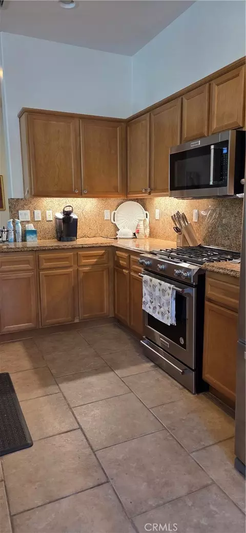 Kitchen - 24590 Lowe, Corona, CA 92883 photo 1 of 5
