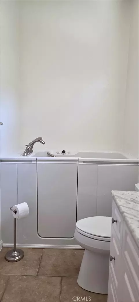 Bath - 24590 Lowe, Corona, CA 92883 photo 2 of 3