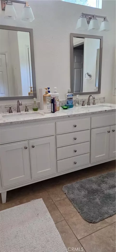 Bath - 24590 Lowe, Corona, CA 92883 photo 1 of 3