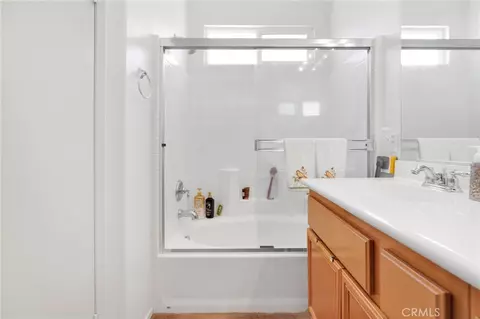 Bath - 13397 Earlegate, Victorville, CA 92392 photo 4 of 4