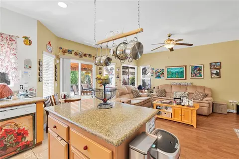 Kitchen - 13397 Earlegate, Victorville, CA 92392 photo 5 of 6