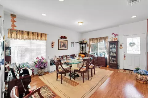 Dining - 13397 Earlegate, Victorville, CA 92392 photo 1 of 4